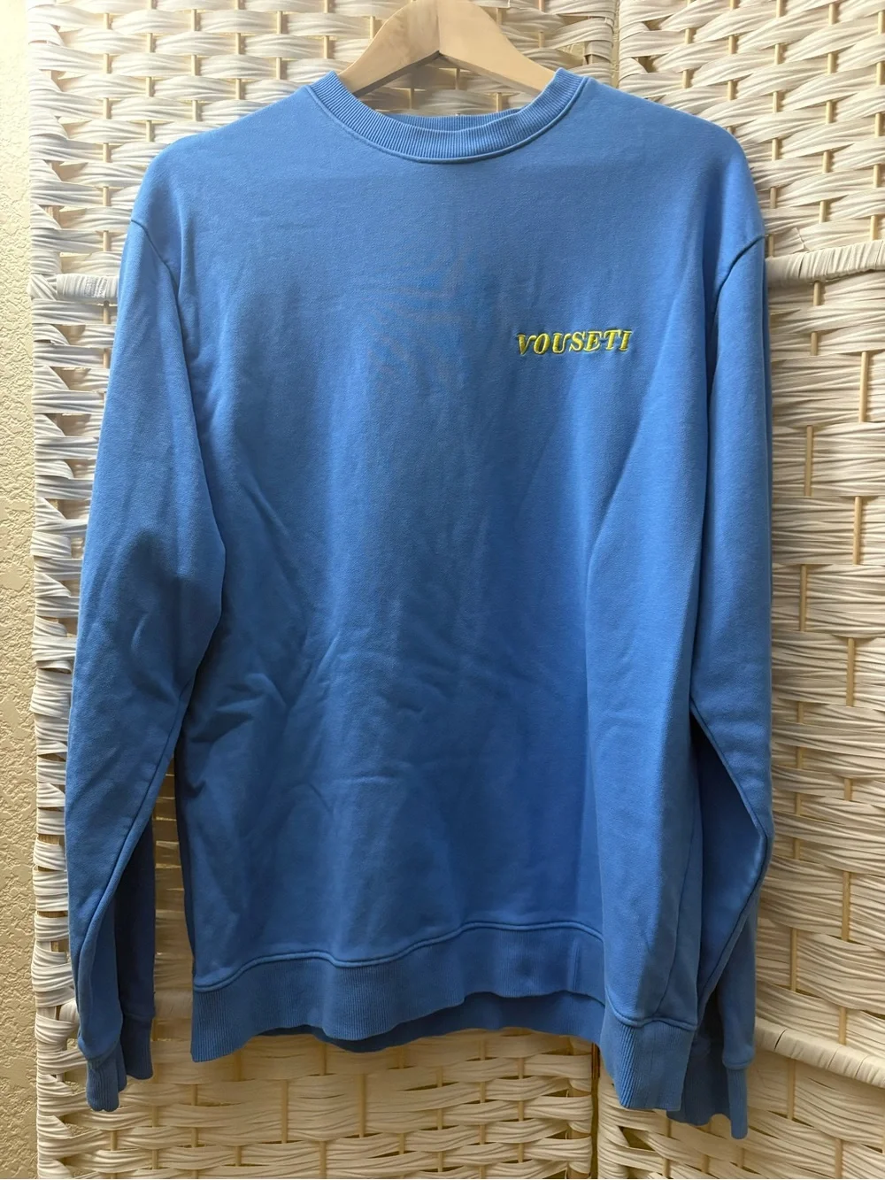 Vouseti Blue Crewneck Sweatshirt Sz Medium Men or  a Large in Women’s